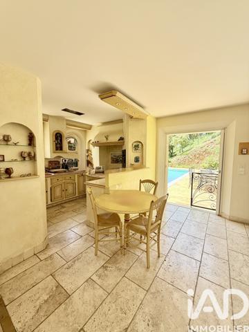 Maison à vendre 6 pièces 214 m² Vidauban