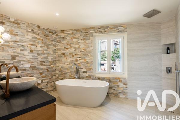 Maison à vendre 8 pièces 253 m² Toulon