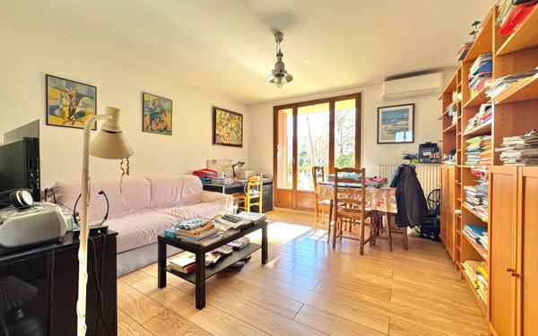 Appartement à vendre    2 pièces • 48,27 m2 Marseille 10