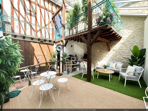 Coeur d'Orléans, maison de caractère avec patio, terrasse et garage .