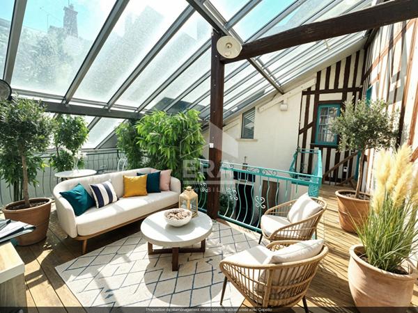 Coeur d'Orléans, maison de caractère avec patio, terrasse et garage .