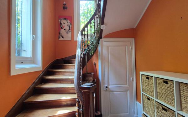 Maison à vendre    8 pièces •  Saint-Étienne