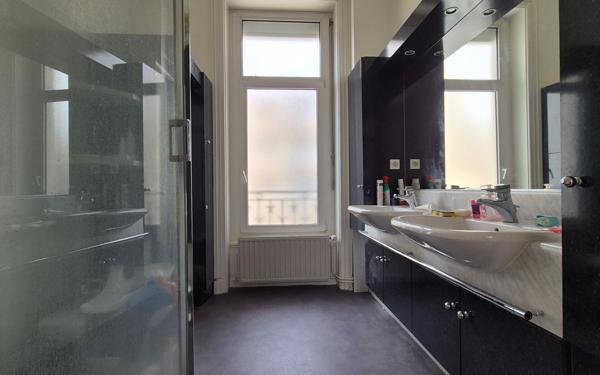 Maison à vendre    8 pièces •  Saint-Étienne