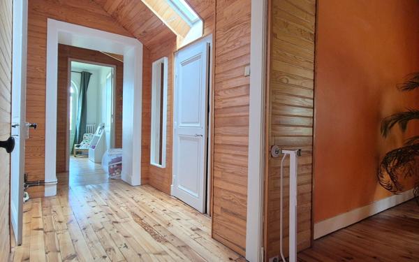 Maison à vendre    8 pièces •  Saint-Étienne