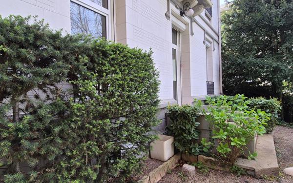 Maison à vendre    8 pièces •  Saint-Étienne