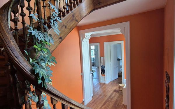 Maison à vendre    8 pièces •  Saint-Étienne