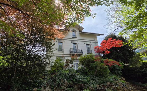 Maison à vendre    8 pièces •  Saint-Étienne