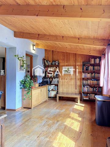 Villa 3 faces avec jardin et vue sur les montagnes