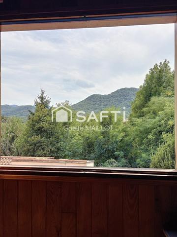Villa 3 faces avec jardin et vue sur les montagnes