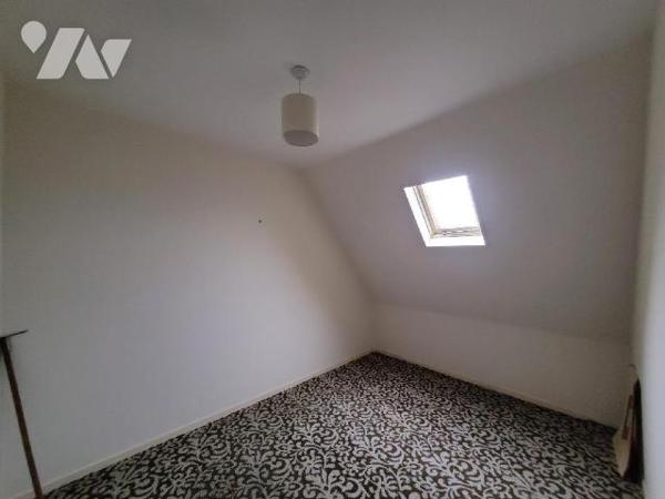 Située sur la commune de la Richardais, proche du centre, cette maison comprend : Au rez-de-cha...