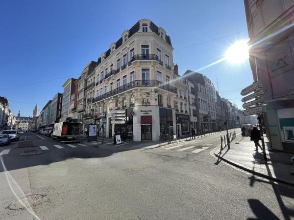 Local commecrial à Louer à LILLE 4700 €
