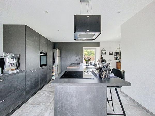 MAISON EN PIERRE A VENDRE QUEVEN