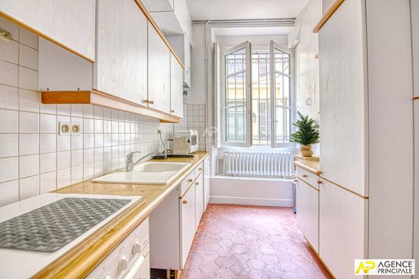 Versailles Notre-Dame - Appartement 3 pièces 68.12 m² CARREZ €676 000 ** - Référence 27412