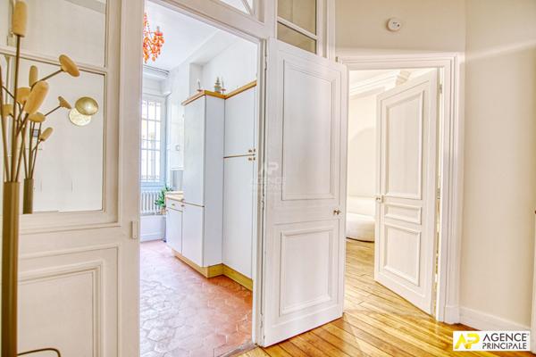 Versailles Notre-Dame - Appartement 3 pièces 68.12 m² CARREZ €676 000 ** - Référence 27412
