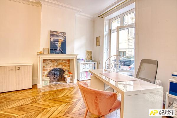 Versailles Notre-Dame - Appartement 3 pièces 68.12 m² CARREZ €676 000 ** - Référence 27412