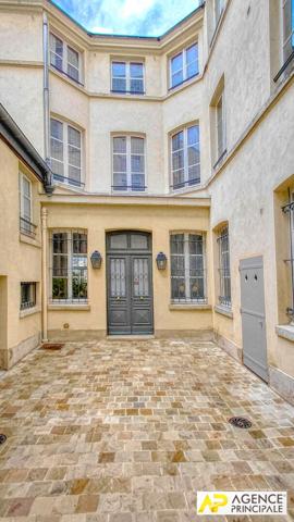Versailles Notre-Dame - Appartement 3 pièces 68.12 m² CARREZ €676 000 ** - Référence 27412