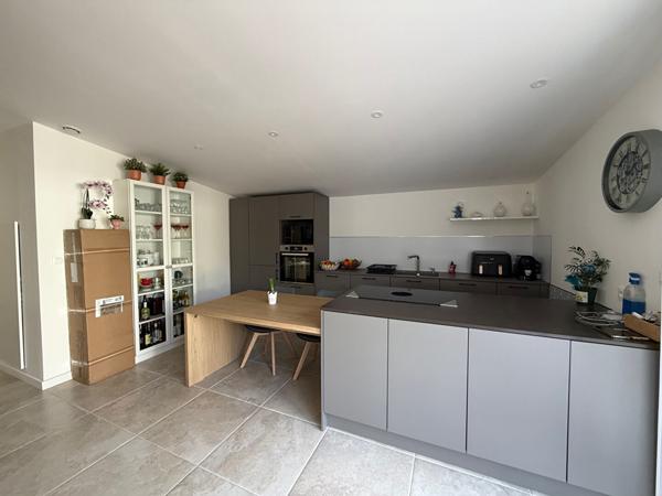 A VENDRE 83470 SAINT MAXIMIN LA SAINTE BAUME MAISON PLAIN PIED T3 DE 80M² SUR 2100M² DE TERRAIN