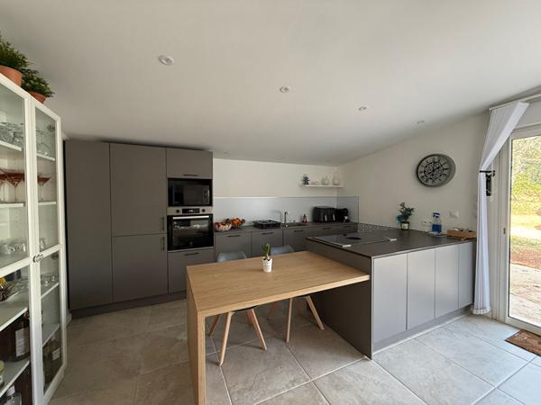 A VENDRE 83470 SAINT MAXIMIN LA SAINTE BAUME MAISON PLAIN PIED T3 DE 80M² SUR 2100M² DE TERRAIN