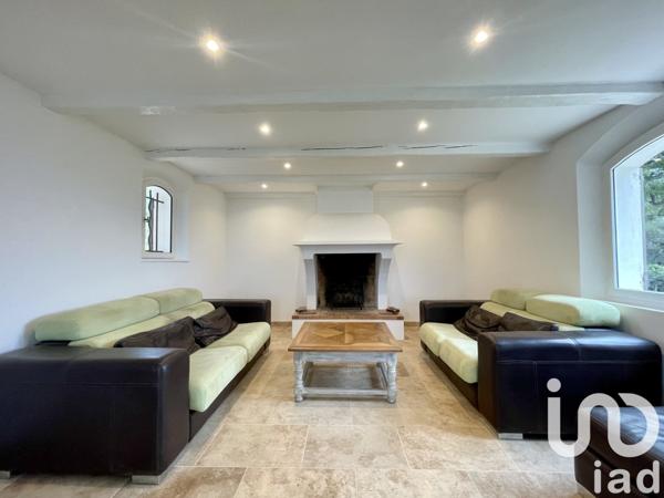 Demeure 8 pièces de 296 m² à Le Castellet (83330)