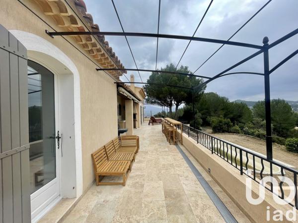 Demeure 8 pièces de 296 m² à Le Castellet (83330)