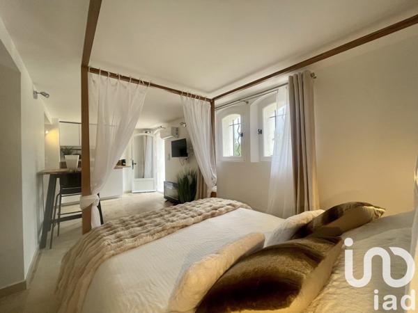 Demeure 8 pièces de 296 m² à Le Castellet (83330)