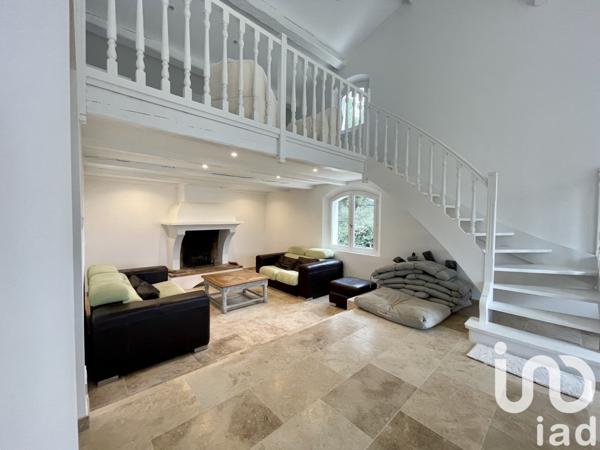 Demeure 8 pièces de 296 m² à Le Castellet (83330)