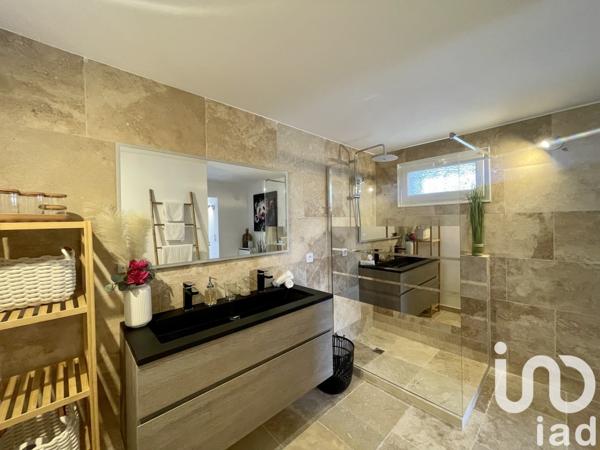 Demeure 8 pièces de 296 m² à Le Castellet (83330)