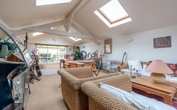 Maison à vendre    5 pièces • 161,70 m2 Joinville-le-Pont