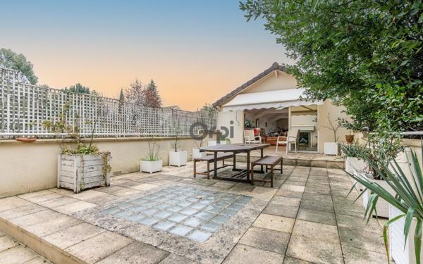 Maison à vendre    5 pièces • 161,70 m2 Joinville-le-Pont