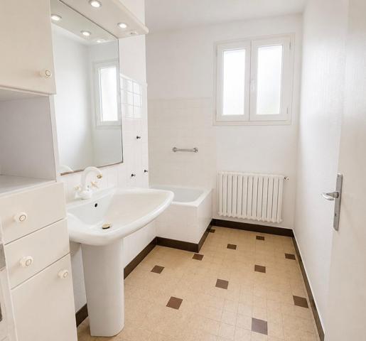 Maison à TREBEURDEN, 22560 - 10 pièces 140m²