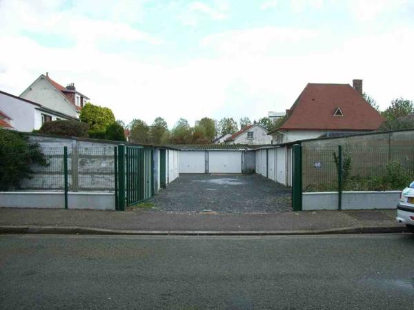 Stationnement à louer    Le Havre