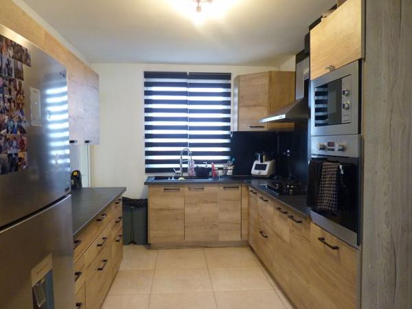 PEYROLLES-EN-PROVENCE, APPARTEMENT DE 4 PIECES DE 80m²