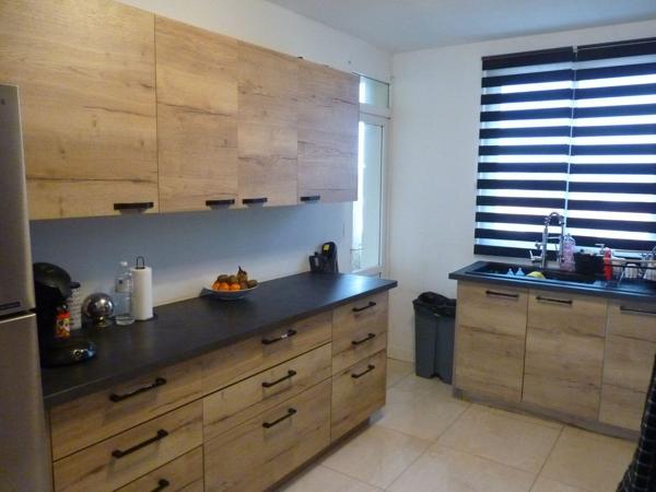 PEYROLLES-EN-PROVENCE, APPARTEMENT DE 4 PIECES DE 80m²