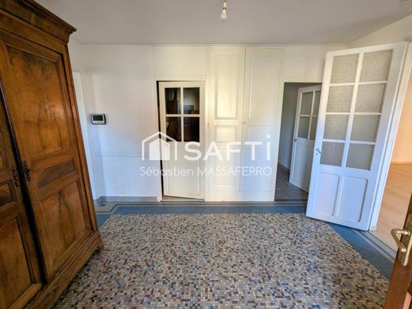 Belle longère avec ses nombreuses dépendances