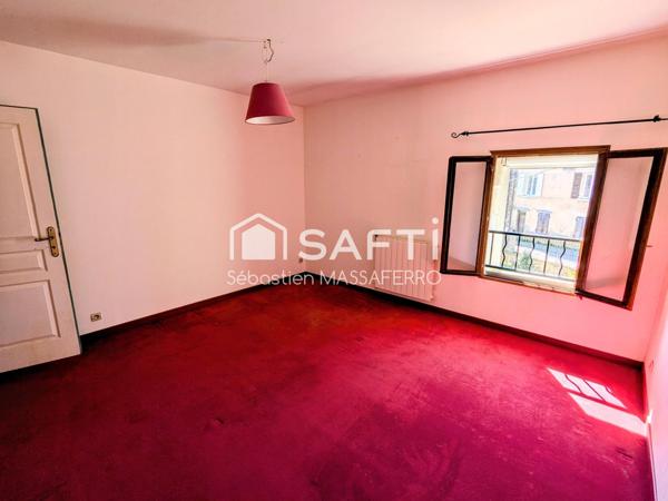 Belle longère avec ses nombreuses dépendances