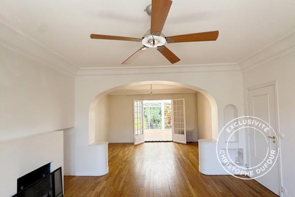 Suresnes - Quartier Caron. Maison de 165 m2, 7 pièces (3/4 chambres et un bureau)