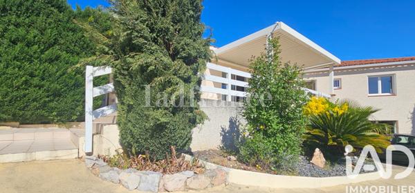 Location maison 4 pièces 157 m² Passa