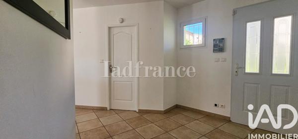 Location maison 4 pièces 157 m² Passa