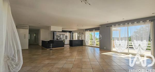 Location maison 4 pièces 157 m² Passa