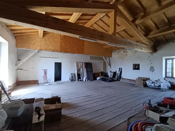 Fort potentiel – Deux habitations, deux garages, 1 834 m² de terrain : une opportunité à ne pas manquer !