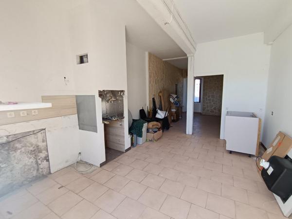 Fort potentiel – Deux habitations, deux garages, 1 834 m² de terrain : une opportunité à ne pas manquer !