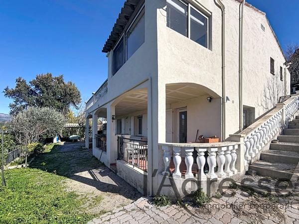 Magnifique villa 5 pièces 130 m² sur un terrain de 2000 m² à Tanneron !