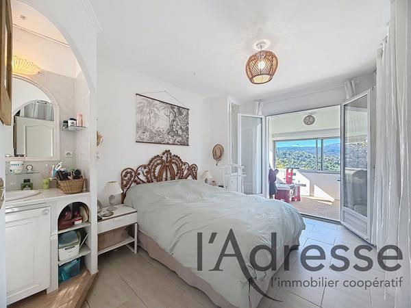 Magnifique villa 5 pièces 130 m² sur un terrain de 2000 m² à Tanneron !