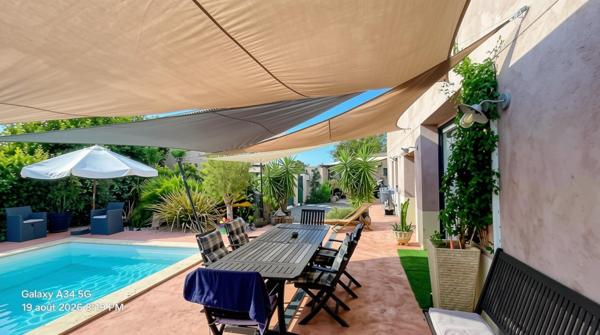 Ancienne écurie entièrement rénovée de 190m² sur un terrain de 447m² avec piscine