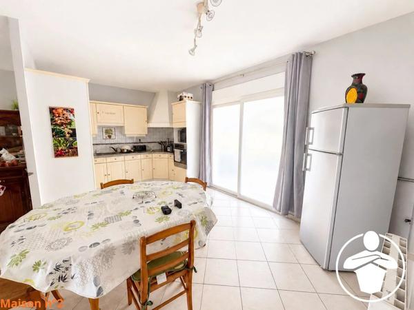 Vente                                                      Maison
                        
                     9 pièces                      248 m2                     à Lédat