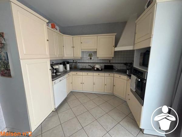 Vente                                                      Maison
                        
                     9 pièces                      248 m2                     à Lédat