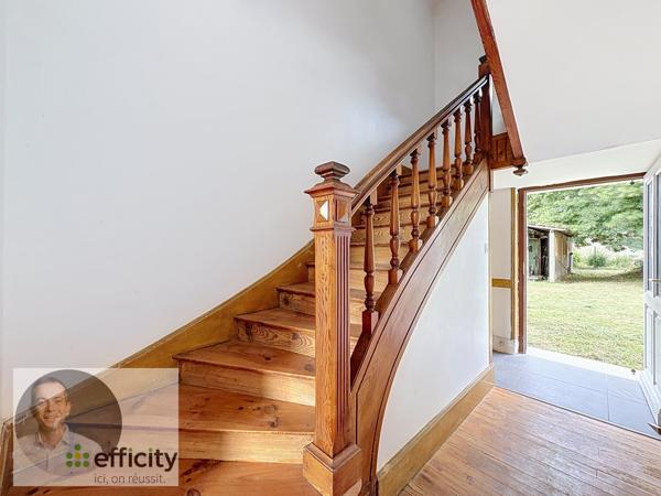 Maison
         6 pièces
        - 180 m² 160 800 € *
