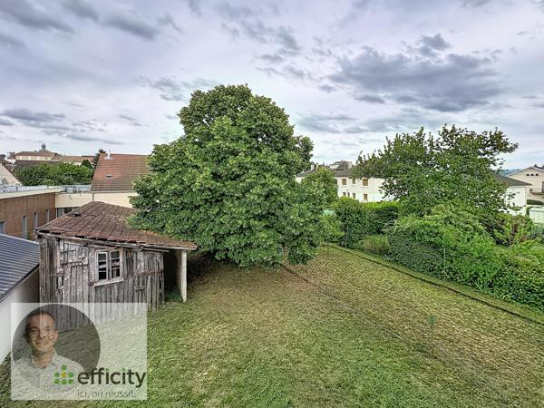 Maison
         6 pièces
        - 180 m² 160 800 € *