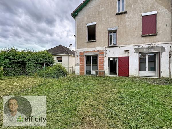 Maison
         6 pièces
        - 180 m² 160 800 € *