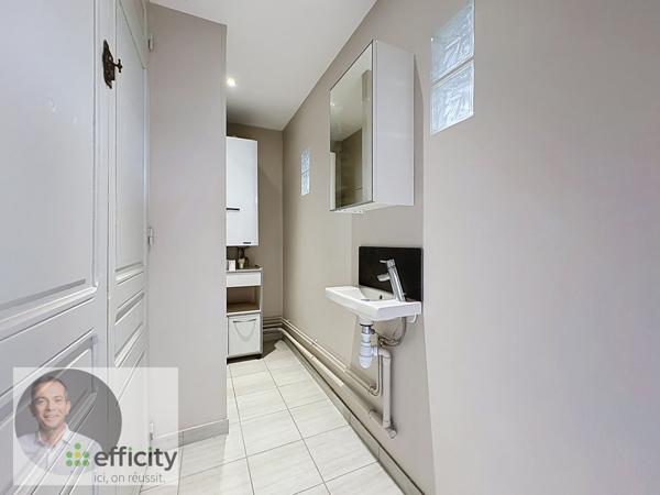 Maison
         6 pièces
        - 180 m² 160 800 € *
